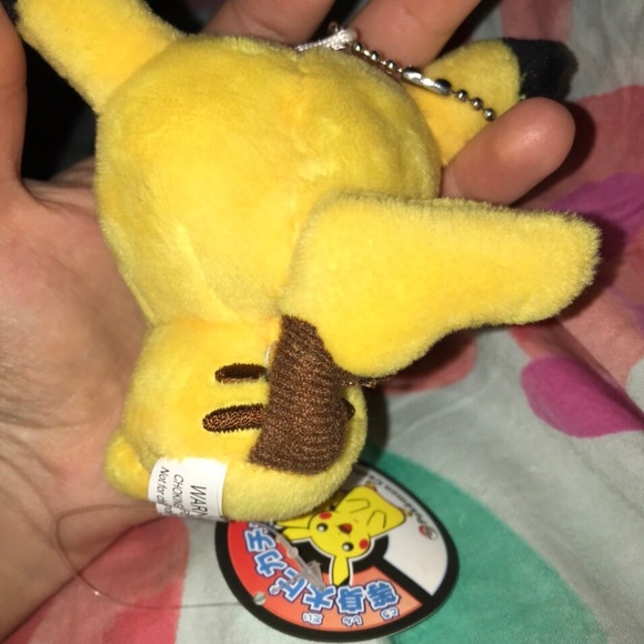 RARE POKÉMON CENTRE PIKACHU PLUSH KEYCHAIN - Picture 4 of 5